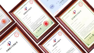 金品泉產(chǎn)品擁有國(guó)家頒發(fā)的衛(wèi)生批件、外觀(guān)設(shè)計(jì)專(zhuān)利、材質(zhì)ROHS（環(huán)保）合格證書(shū)以及12365防偽等相關(guān)證書(shū)，保證代理商安全、放心運(yùn)營(yíng)。